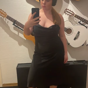 Svart klänning - En svart klänning, använd en gång🩷