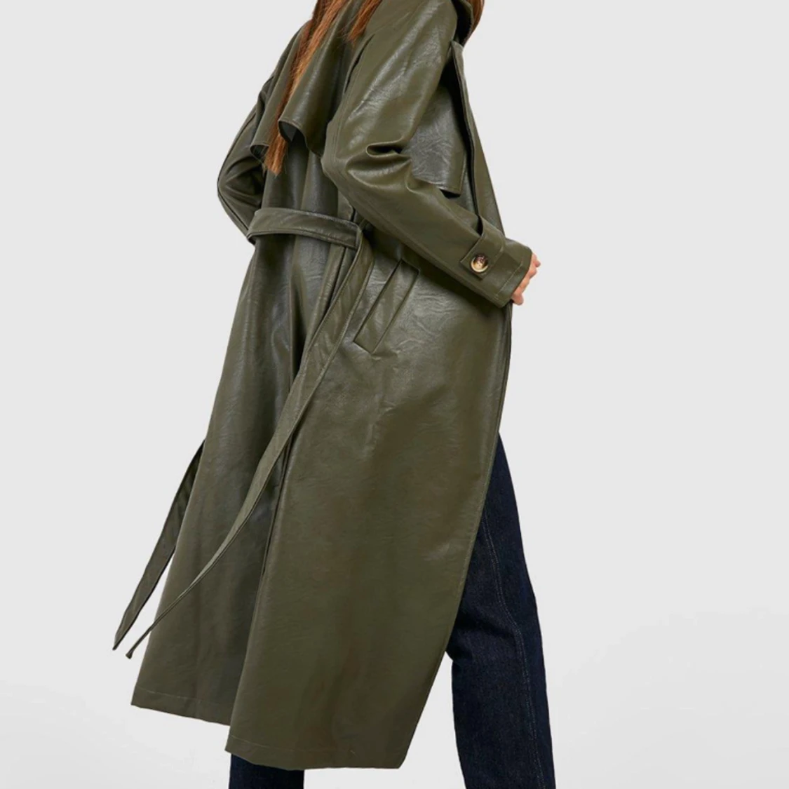 Grön trenchcoat i läderimitation  - 90