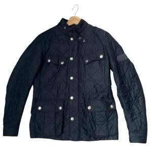 Riktigt snygg barbour Field jacket | 9/10 skick - nypris 2400, skriv vid frågor!