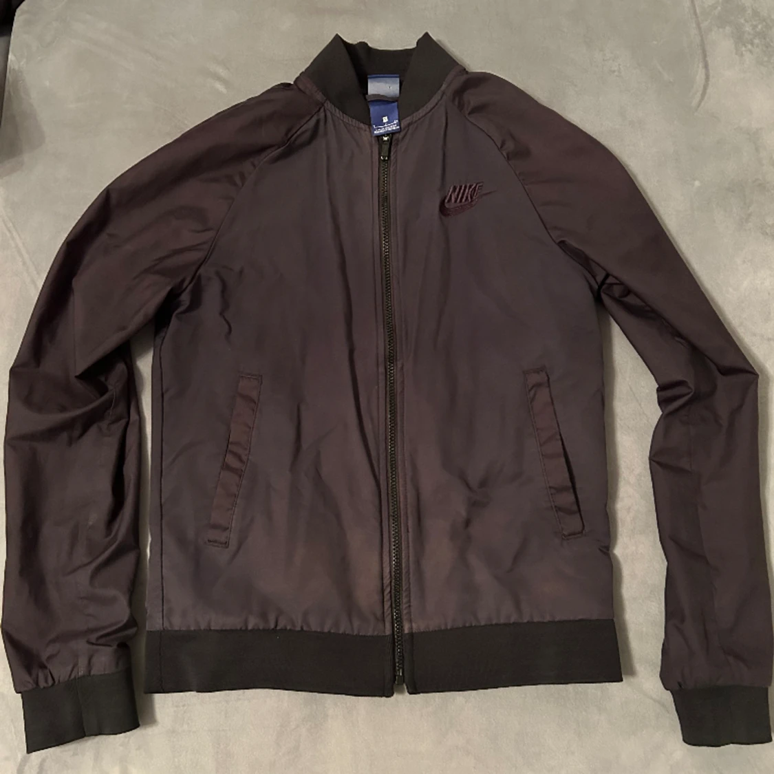 Mörk blå Nike jacka