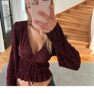 Zara topp - Fin topp/blus ifrån zara! (Lånad bild)🥰