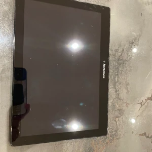 Lenovo surfplatta 10,1 tum  - Kopplas till Wi-Fi  Mycket fint skick och inga synliga repor på skärmen  Djur och rökfri hem 