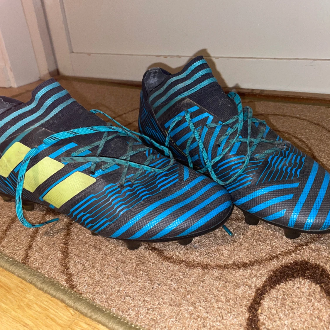 Fotbollsskor adidas - 90