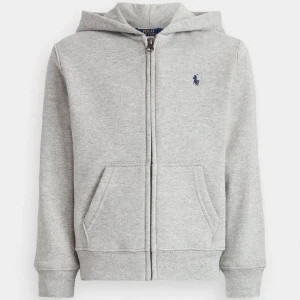 Polo Ralph Lauren - En Ralph lauren zip Hoodie som är i obefintligt skick säljer den pågrund av att den inte passar