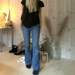 Lågmidjade jeans - Säljer då de inte passade i längden💖