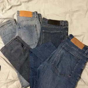 Jättesnygga jeans från cheap monday, passar både tjejer och killar. Dom är slimfit, alltså inte skinny men inte baggy, lågmidjade! Strl. 29/32.  Säljer 1 pag för 150kr alla 3 för 300kr.☺️