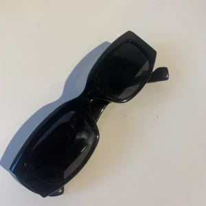 Solglasögon  - Solglasögon från GinaTricot. Helt oanvända. 