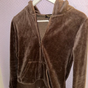 Juicy tröja  - Juicy tröja  Aldrig använd 