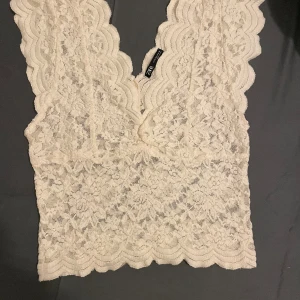 Spets linne - Super fint spetslinne från zara!