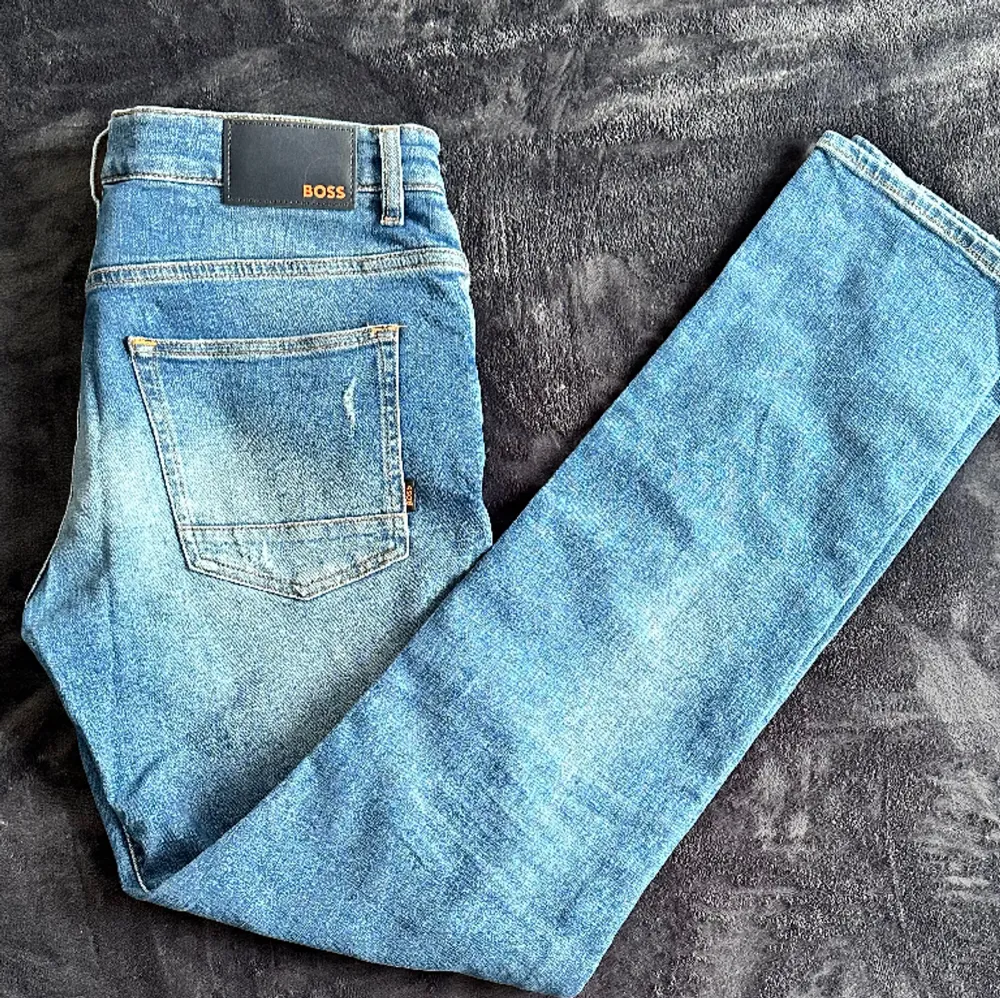 Riktigt feta grisch jeans, ha på dom här och du är bossen på sturep  Modellen är såklart delaware slimfit  Storlek 33/34. Jeans & Byxor.
