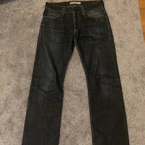 Levis 506 - Bra skick inga skavanker. Säljer då jag inte använder dem men annars är dem feta. Skriv ifall du undrar något!
