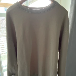 Weekday Beige Tröja - Beige tröja från Weekday