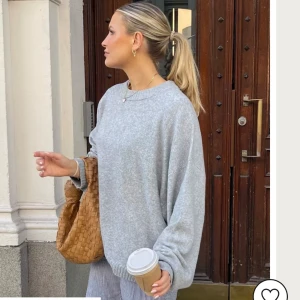 Stickad tröja  - Säljer denna as snygga stickade tröja från Nelly, använd vid ett fåtal gånger. 