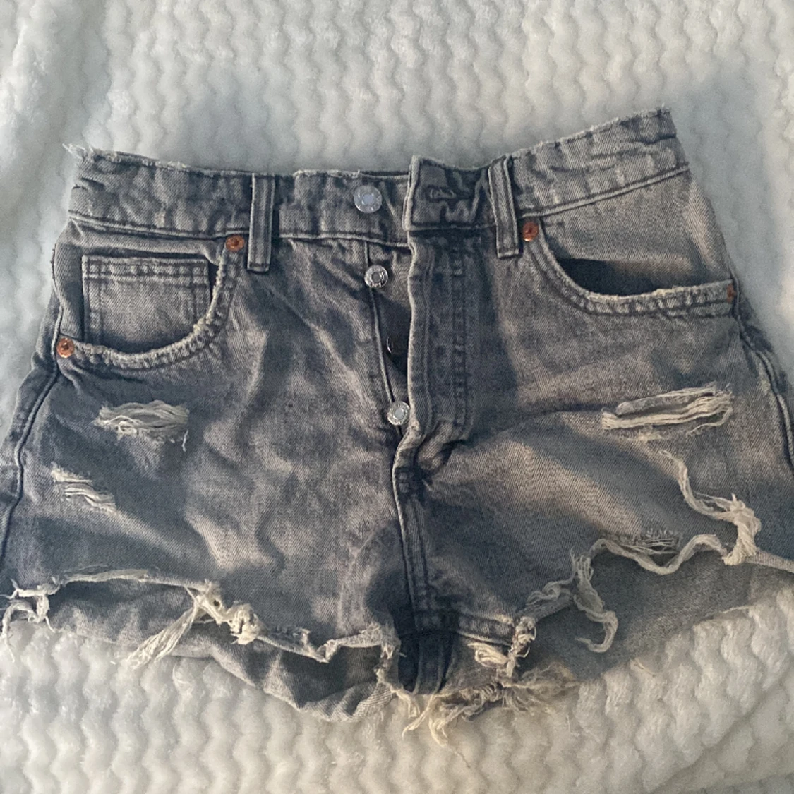 Mid waist Zara jeans shorts 
