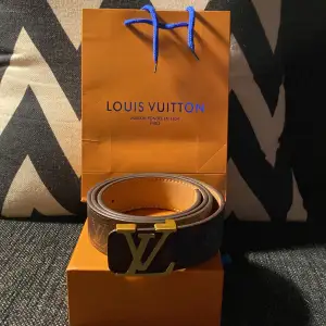 Säljer nu ett Louis Vuitton bälte i nytt skick. 🟥allt og följer med Priset går att diskuteras tar även emot byten👍🏼 storlek: 105 cm. Om ni har frågor eller funderingar så hör av er🤝🏼👊🏼snabb leverans💨🚚 