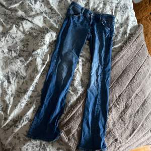 Jeansen är bootcut💞