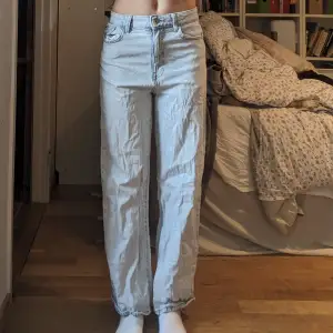 Säljer dessa Hanna jeans från Lindex då jag aldrig använder dem. I bra skick, har inga tecken på användning 