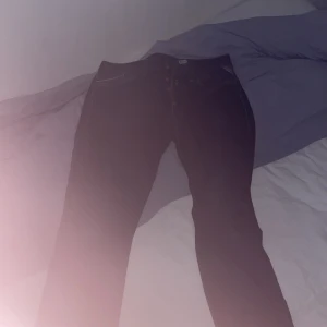 Replay Jeans - Tja säljer mina replay jeans. Bra skick på jeansen 8/10. Skulle säga jeansen va lite mer vintage men passar fortfarande till mycket, t ex grisch stilen. Mycket liv kvar i jeansen