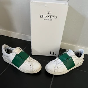 Valentino skor - Ett par valentinoskor som jag inte använder längre i bra skick. Priset går att diskutera vid snabb affär.