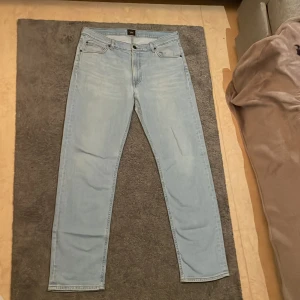 Herr jeans ( Lee) - Bra sick ,typ aldrig andvända 