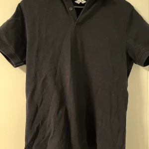 Brothers piké  - Säljer nu denna feta piké från Brothers i skicket 8/10. Den är i storlek xs och Ny priset ligger på 500kr, mitt pris 249kr.