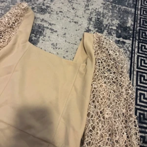 Klänning  - Helt ny, Endast provat.  Passar eventuellt XS