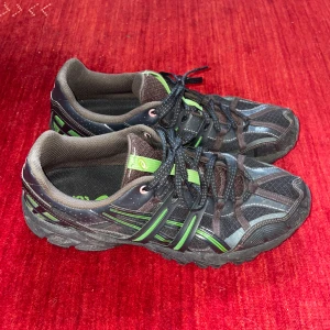 Andersson Bell x Asics - Fina Asics, mkt bekväma. Sparsamt använda.  