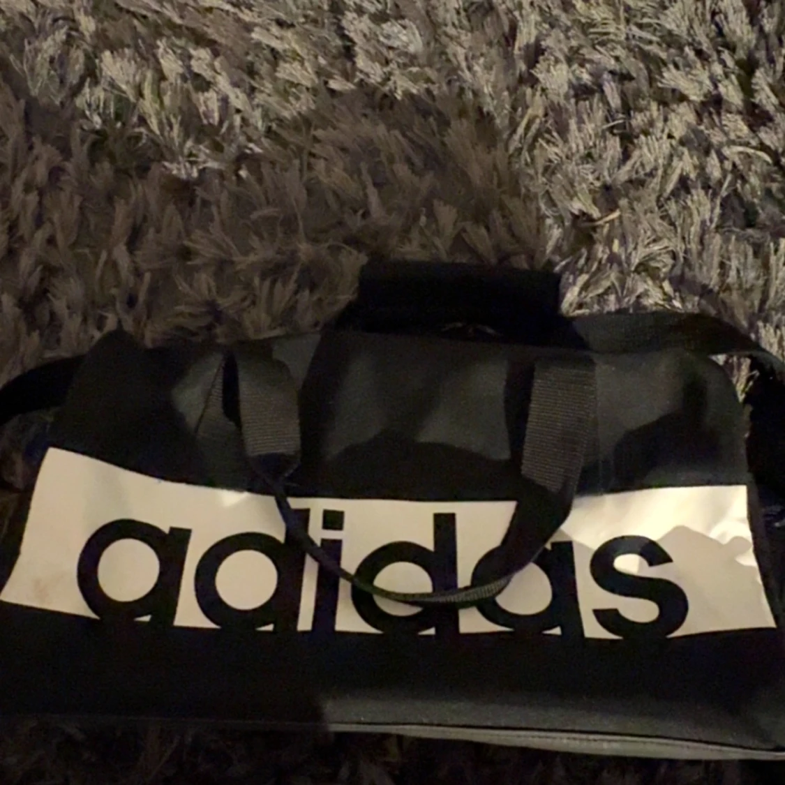 Adidas väska