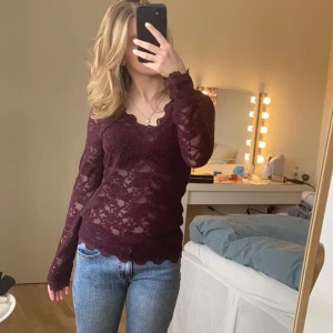 Rosemunde vinröd spetstopp  - En superfin spets topp från rosemunde som inte kommer till användning. Sorlek M men passar mer som S 🫶🏻