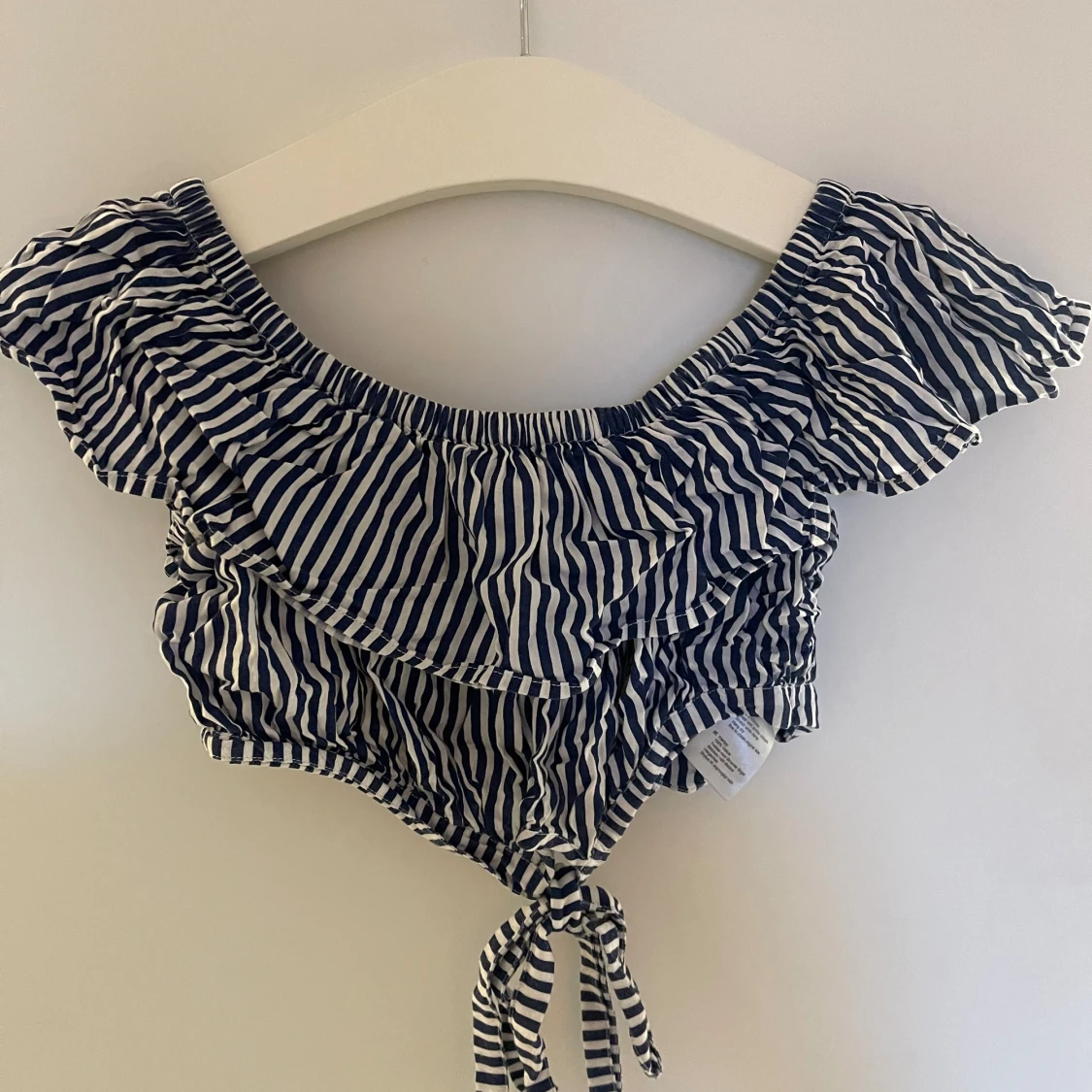 Off shoulder frill topp NAKD by  - 90