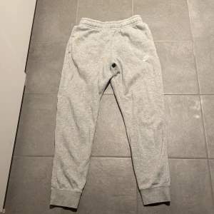 Gråa Nike mjukis - Köpt för flera år sen och används ej. Hör av er!!