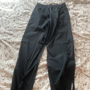 Termosbyxor för barn - Oanvända termosbyxor, det står ingenting på namnlappen.