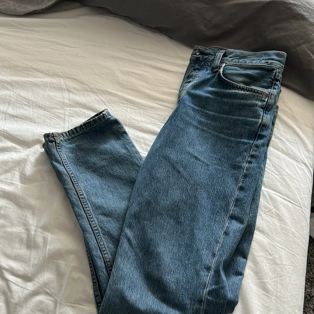 Säljer dessa snygga Nudie jeans för endast 299! Modellen är Steady Eddie.  Skriv vid eventuella frågor.. Jeans & Byxor.