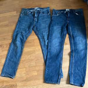 Storlek W32 L34 båda jeans för 100