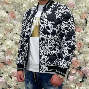 Michael kors jacka 😍 - Väldigt bra skick!  Finns att hämta i kista eller fraktas 😍 (Äkta)  