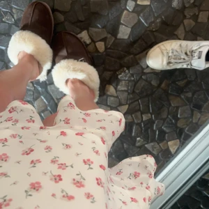 sommar kjol - säljer då den är förliten💕
