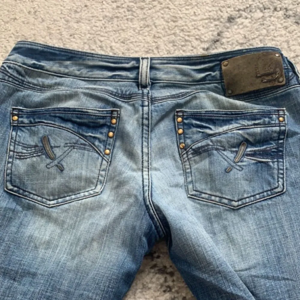 intressekoll för mina diesel jeans! köpte dem nyligen p second hand o byxorna har inga skador! dem e straight ish skulle ja säga😇 skriv om du har frågor😝 . Jeans & Byxor.