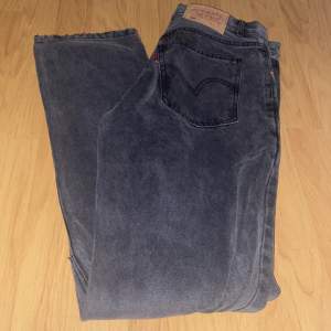 501 Levis jeans helt nya säljer dom för att kom lite för stora på mig, W32 