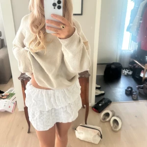 Sommar kjol!🥰🌟 - Super fin sommarkjol som jag köpt på nakd för 1 eller 2 år sedan, den är i nyskick och har inga defekter men säljs tyvärr inte längre på deras hemsida!🥰🥰