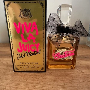 Juicy couture parfym - Endast testad fåtal gånger köpt för ca 600kr
