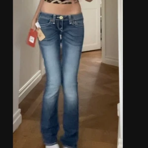 Bootcut lågmidjade true religion jeans - Nyskick, storlek 26