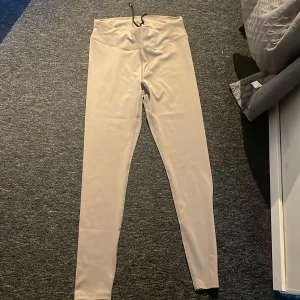 Träningsbyxor  - Aldrig använda.