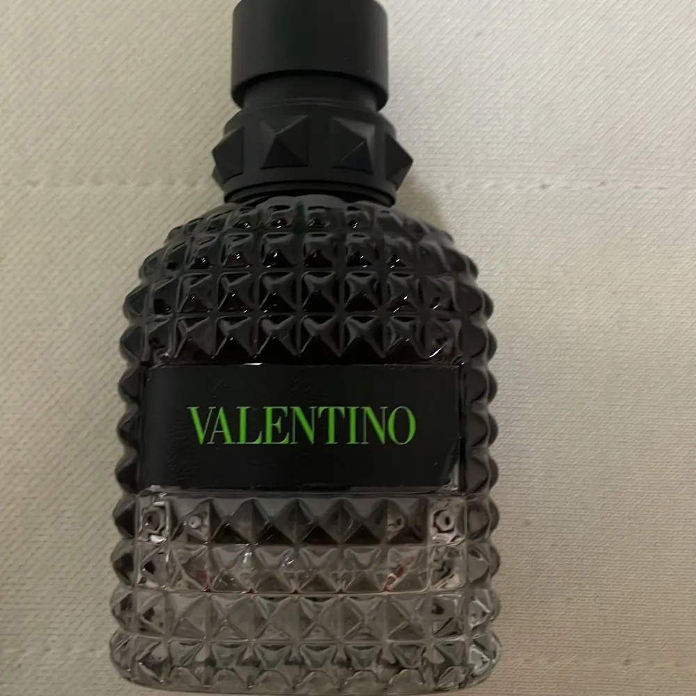    Valentino green stravaganza . Accessoarer.