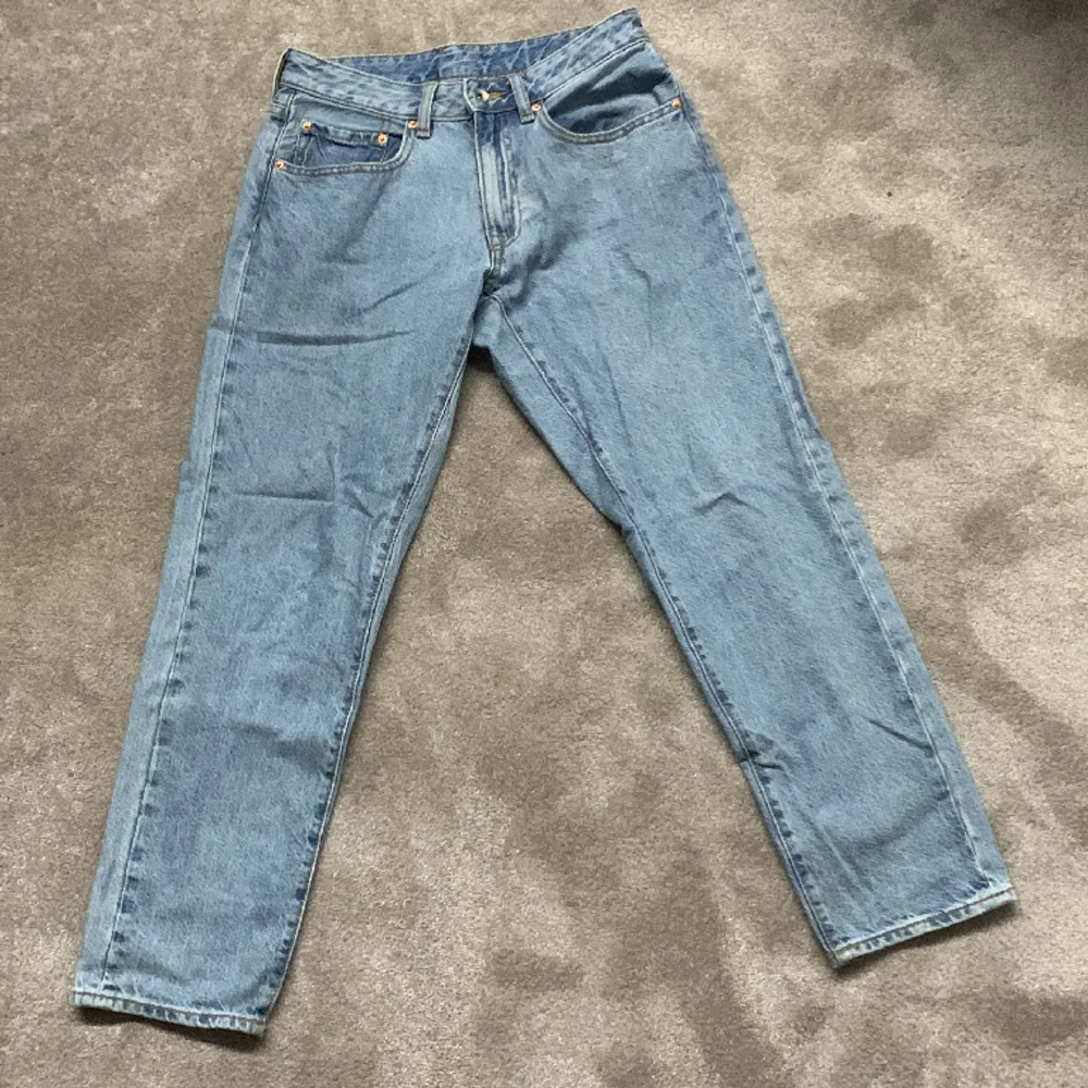 Säljer mina vilent jeans pga de är för små. Skicket är 9/10 inga skador men lite använda bara. Priset kan diskuteras . Jeans & Byxor.