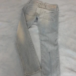 River island jeans  - Säljer dessa skit snygga river island jeans, för att dem tyvärr är för stora för mig. 
