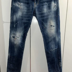 Dsquared Jeans - Säljer dessa Dsquared Jeans som knappt varit använda storlek 48 