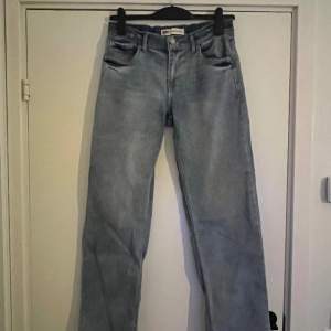 Blå Levi’s jeans extremt bra skick my pris 1100kr nu 350kr Storlek 176cm