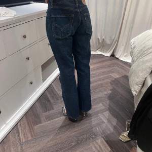 Snyggaste Levis jeansen! Står inte för frakten ❤️