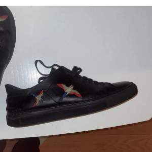 Arigato skor, storlek 43, skick 9/10 Köpta för 2000kr
