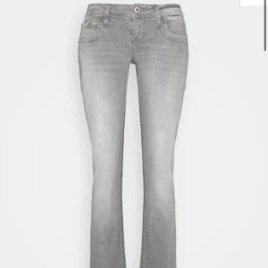 LTB jeans  - Säljer mina ltb jeans i modellen valerie🥰🥰 Inga defekter